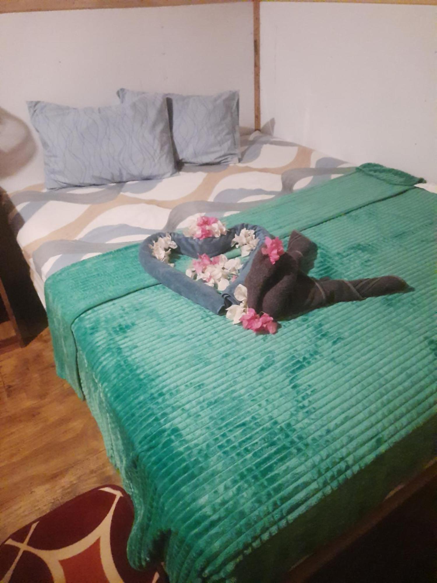 Boneputeh Homestay Taliwang Eksteriør billede