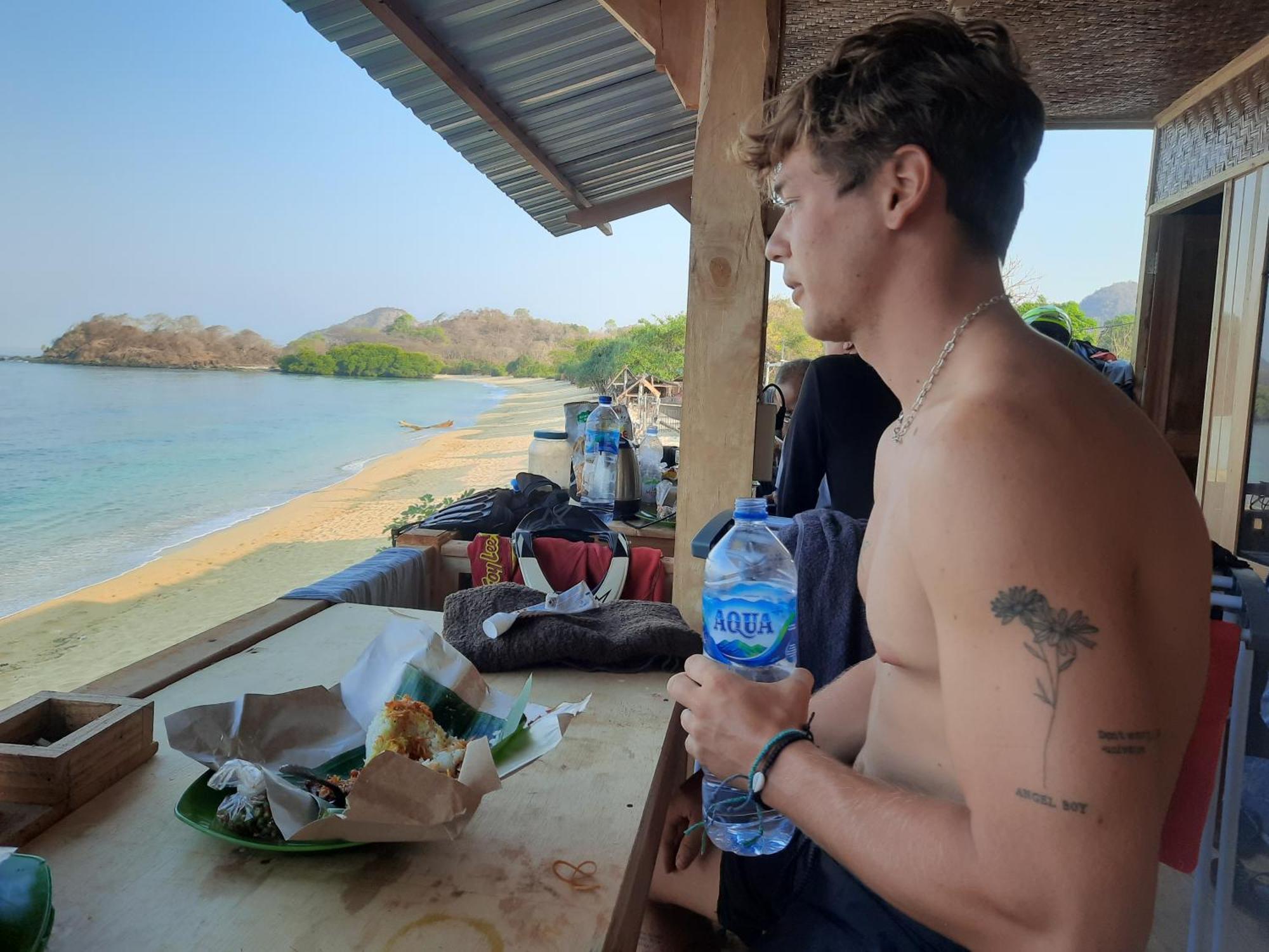Boneputeh Homestay Taliwang Eksteriør billede