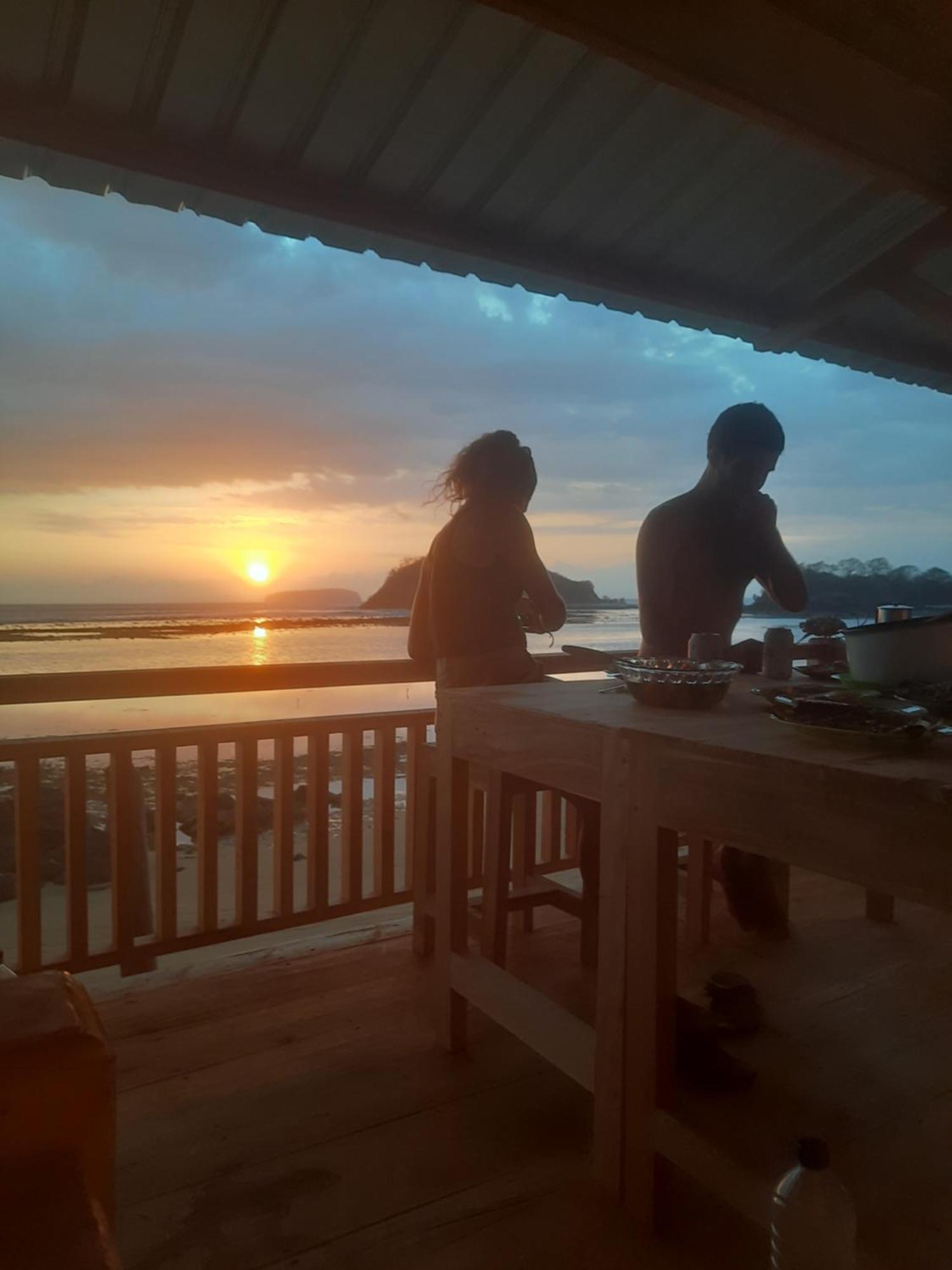 Boneputeh Homestay Taliwang Eksteriør billede