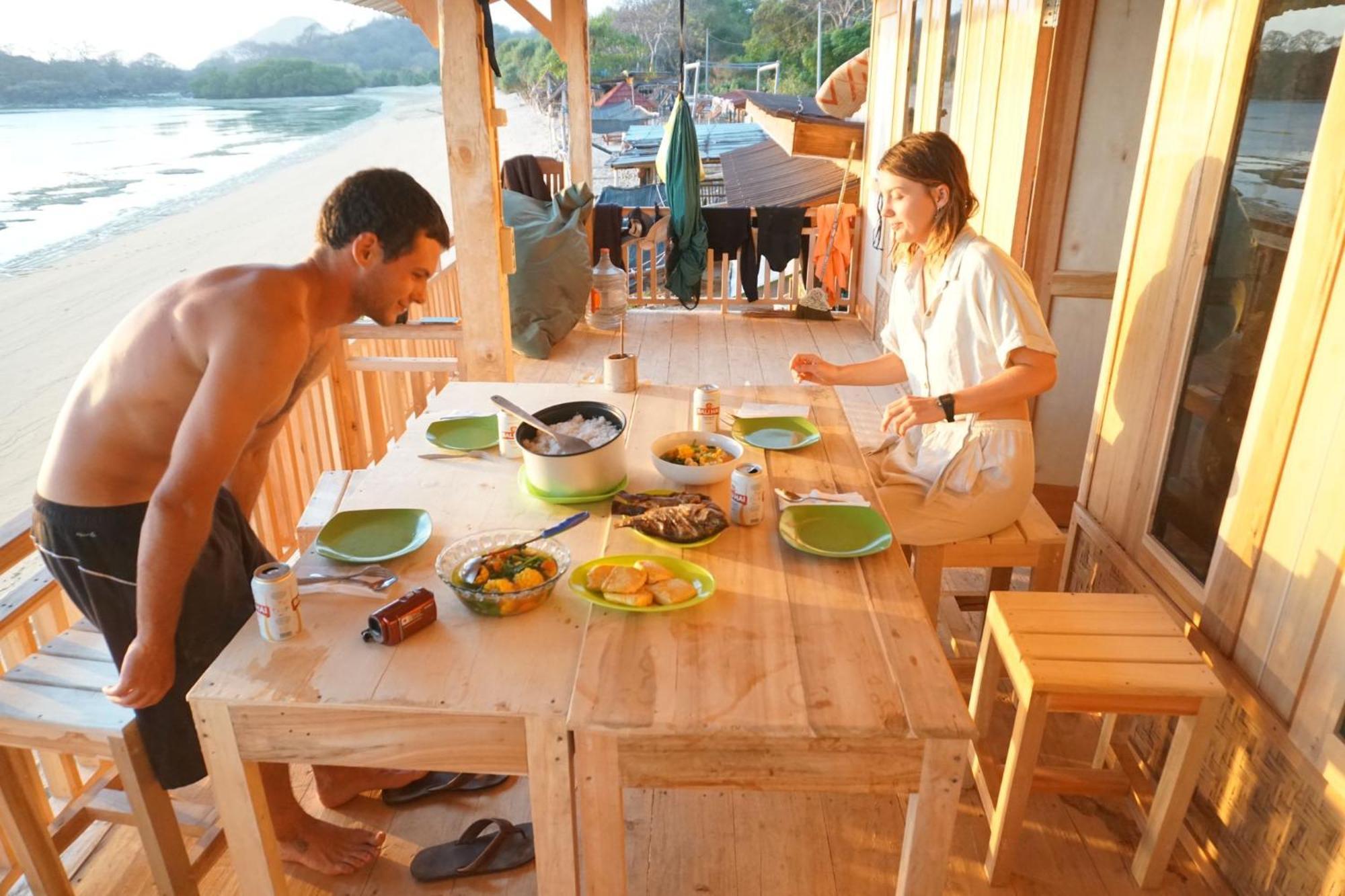 Boneputeh Homestay Taliwang Værelse billede